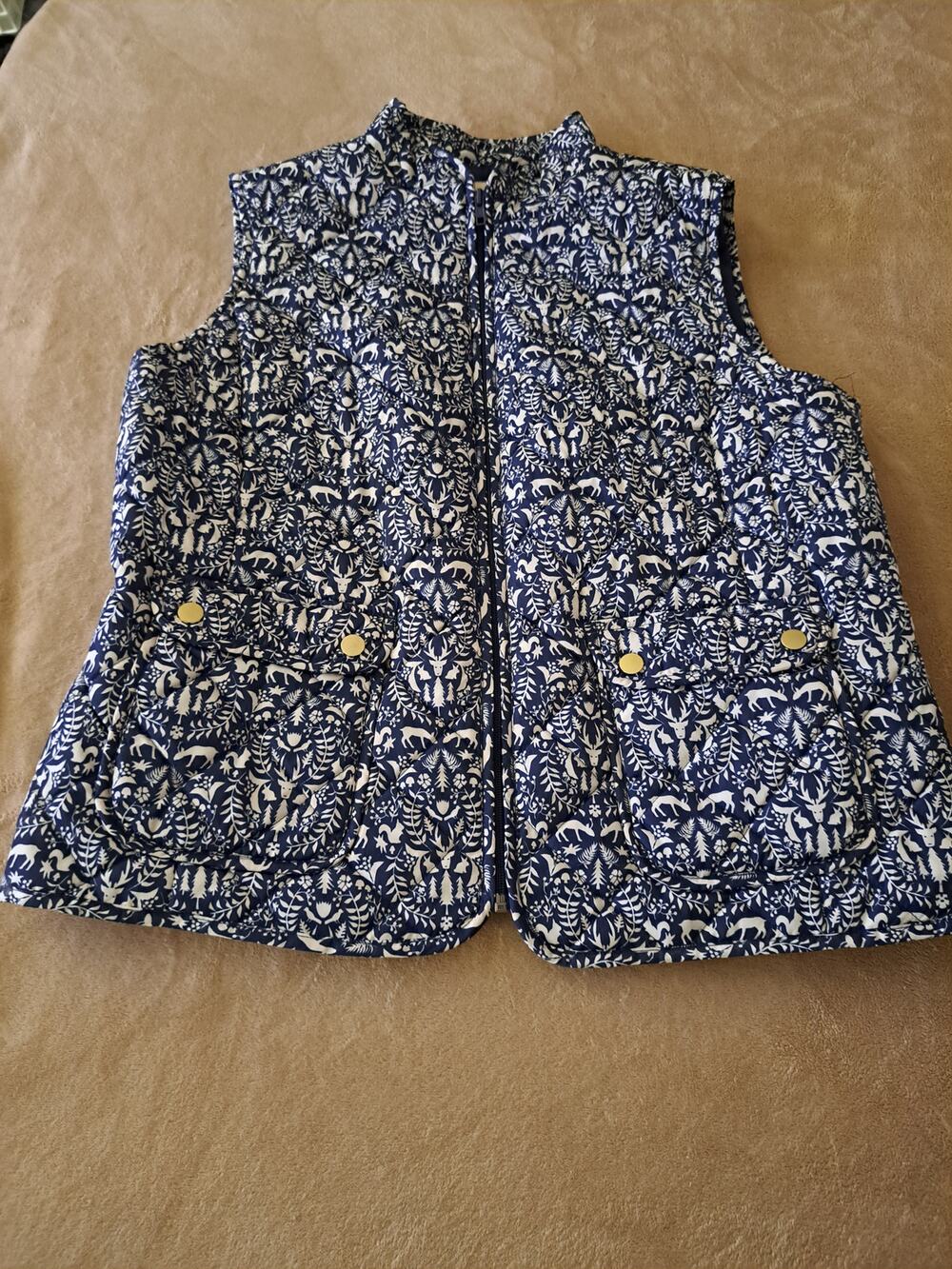 St. John's Bay Size XL Women's Zip Up Vest Blue Forrest Print